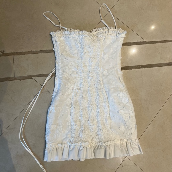 House of CB MARLENE White Cotton Broderie Anglais Mini Dress - Picture 4 of 4
